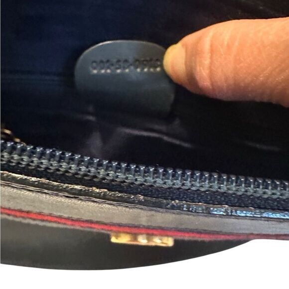 Gucci Navy and Red Crossbody Bag with Gold-Tone Hardware - Picture 4 of 16